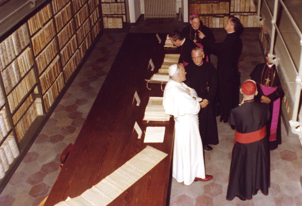 Visita Archivio San Giovanni Paolo II